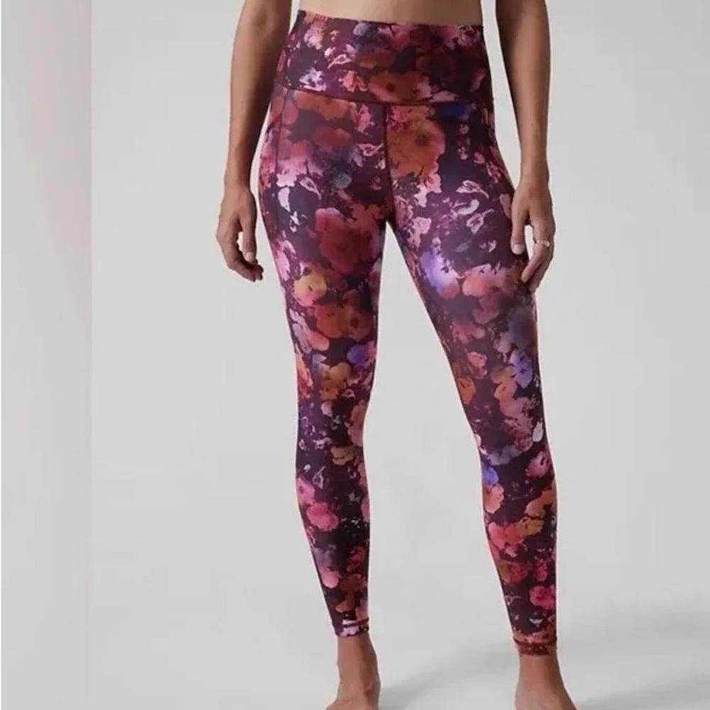 Women’s Athleta Salutation Stash Pocket II - purple/floral/tights - size L